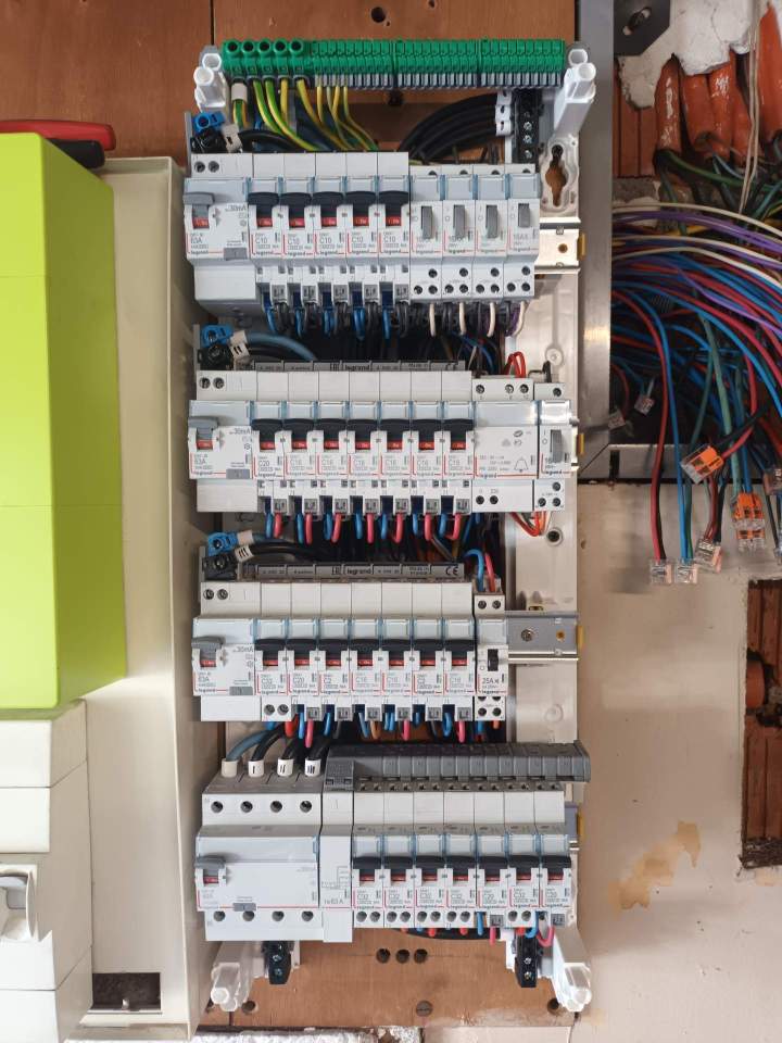 Électricien qualifié à Pulversheim